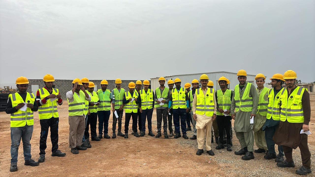 Al-Rafi Prime Co. crew on site